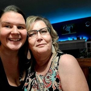 Meet your Posher, Linda